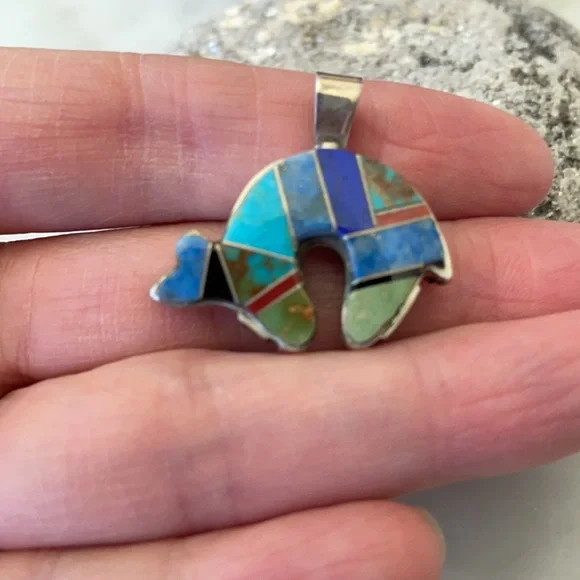 Vintage Charlie Bowie Reversible Bear and Kokopelli Navajo Pendant - Picture 8 of 15